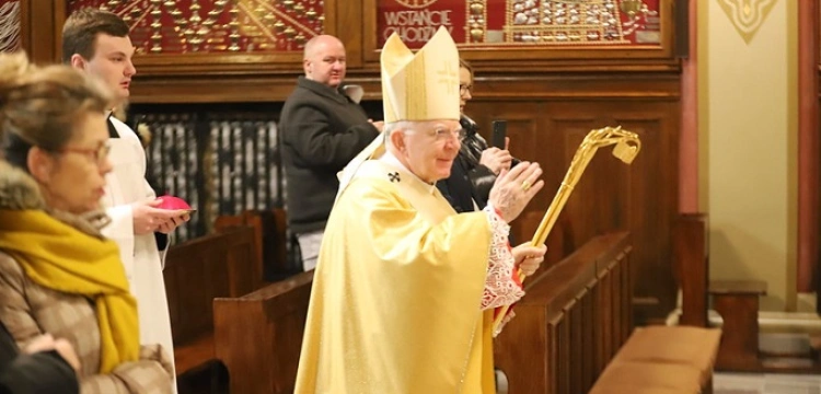 Abp J Draszewski W Uroczysto Wi Tej Bo Ej Rodzicielki Podnie R K