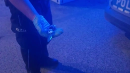 Ratownicy udzielali mu pomocy, zaatakował ich nożem. Grozi mu 10 lat odsiadki