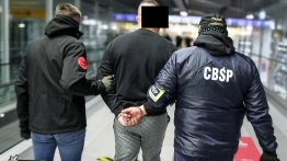 Poszukiwany ENA sprowadzony do Polski. Miał kierować dwoma gangami