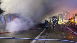 Tragiczny wypadek na A2. Ciężarówka spłonęła na bramkach w Tarnawie