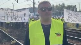 „Premierze, ratuj kolejarzy!” Pracownicy PKP Cargo wyszli na tory