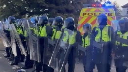 Podatnicy opłacają pobyt imigrantów w hotelach, a oni popełniają „z wdzięczności” przestępstwa