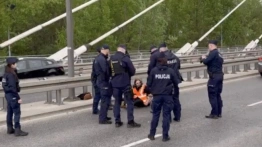 Ekoterroryzm w Warszawie. Aktywiści zablokowali mosty