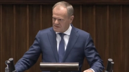 Jeszcze niedawno prognozy „nie były przesadnie alarmujące”. Dziś Tusk mówi o „największej ulewie w historii”