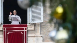 Papież: niech rodziny będą znakiem obecności Boga