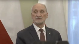 Macierewicz odpowiada na atak rządzących: Kłamstwa broniące Putina