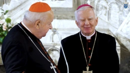 Wzruszające chwile w Krakowie. Abp Jędraszewski żegna się z posługą