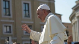 Prof. Alfieri: Papież czuje się dobrze, jest przytomny, żartuje