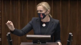 „Czas pokazać Nowackiej wolę rodziców”. Ogromna demonstracja w Warszawie