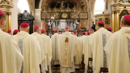 Stanowcze stanowisko biskupów  - wzywają do potępienia bluźnierczego spektaklu z Paryża