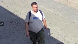 Włamał się do skrzynek w kościele i ukradł ofiarę. Policja poszukuje sprawcy