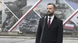 Szef MON: Ataki na polskich żołnierzy spotkają się z naszą odpowiedzią. Na granicę wysłaliśmy najlepszych komandosów