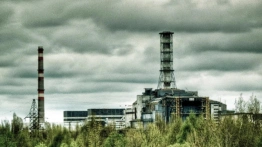 MAEA: Dron uszkodził powłokę w Czarnobylu