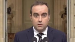 Francuski rząd podał się do dymisji. Przetrwał jedną noc