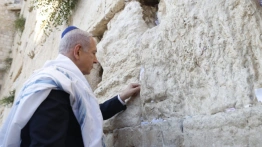 „Zapowiedział atak na Iran”. Netanjahu przy ścianie płaczu