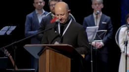 Biskup odwołuje charyzmatycznego księdza. Niepokojące doniesienia z radomskiej SNE