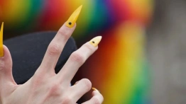 W jej wieku nie wolno zrobić sobie tatuażu, ale… sąd zgodził się na zmianę płci u 13-latki