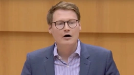 Absolutny skandal! Niemiecki polityk grozi Polsce sankcjami, jeżeli prezydent będzie wetował ustawy
