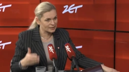 Efekt trwania w koalicji z Giertychem? Nowacka chce ustawą regulować strój uczniów