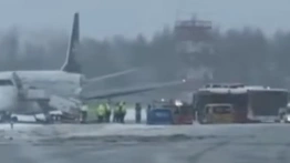 Niebezpieczne zdarzenie w Wilnie. Samolot PLL LOT wypadł z pasa