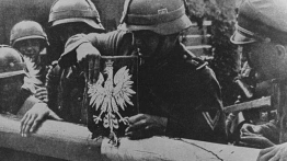 Manipulacje zamiast faktów. Niemieckie podręczniki a obraz wojny i Polski