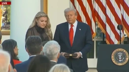 Donald Trump pośmiertnie uhonorował Charliego Kirka Prezydenckim Medalem Wolności