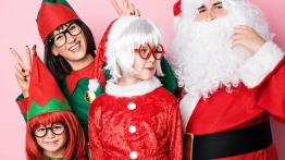 Jak stworzyć magiczną atmosferę świąt? Postaw na odpowiednie przebrania! [Materiał promocyjny]