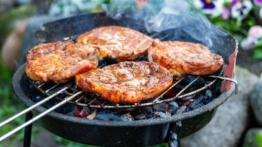 Jak sobota i długi weekend, to pikantne steki z grilla