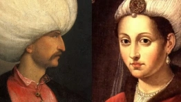 Porwana z ziem Rzeczypospolitej, została królową imperium i żoną sułtana Sulejmana Wspaniałego