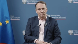 TVP przerywa program, żeby… promować książkę Sikorskiego