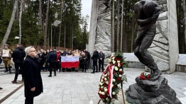 Prowokacje w Katyniu. Rosyjscy „aktywiści” próbowali zakłócić polskie uroczystości pamięci
