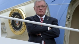 B. doradca Trumpa do Polski: Zrezygnujcie z broni nuklearnej