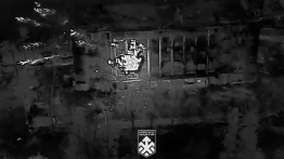 Flaga Ukrainy po zaciętych walkach wraca nad ratusz Kupiańsku