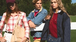 Listonoszka – ponadczasowy klasyk w szafie każdej kobiety [Materiał promocyjny]