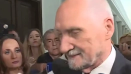 Ostro w Sejmie: Macierewicz dziękuje Dobrosz-Oracz za jej wkład w śledztwo smoleńskie
