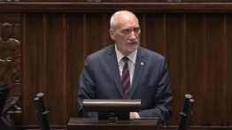 A. Macierewicz ws. tragedii smoleńskiej: Kłamstwa Tomczyka i rosyjska zbrodnia na polskiej elicie