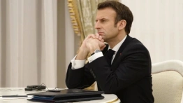 Macron się nie poddaje. „Czas na szerokie zjednoczenie się przed drugą turą”