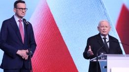 PiS po siedmiu godzinach rozmów. Jarosław Kaczyński ogłasza kompromis