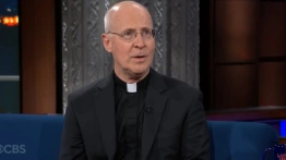 O. James Martin SJ sieje zgorszenie i porównuje „ojcostwo” homoseksualisty do Trójcy Świętej!