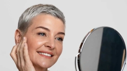 Mniej znaczy więcej. Jak wygląda pielęgnacja cery dojrzałej po 40., 50. i 60. roku życia?