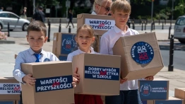 500 tysięcy podpisów w obronie religii w szkole trafiło do Sejmu