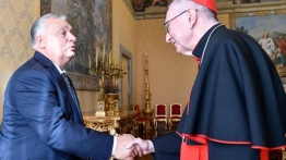 Kard. Parolin: Wszyscy muszą zaangażować się w pokój na Ukrainie