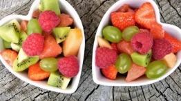 Wiosenne skarby natury: Owoce, które warto wtedy pożywać dla zdrowia