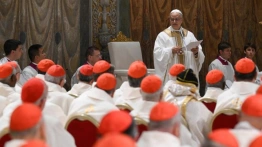 Wojny, encyklika i synod, kardynałowie poznali temat konsystorza