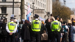 Londyn: Ponad 1000 policjantów zawieszonych z powodu homofobii, rasizmu i mizoginii