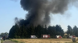 Ogromny pożar hali w Siarzewie