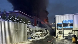 Gigantyczny pożar w Skawinie. Setka strażaków walczy z ogniem