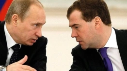 Miedwiediew: Putin wkrótce przejdzie na emeryturę. Kto go zastąpi?