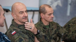 „Absolutnie szkodliwe”. Gen. Andrzejczak celnie o słowach Tuska na temat Rosji