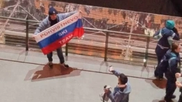 Rosyjska flaga mimo zakazu na trybunach Igrzysk Olimpijskich w Mediolanie